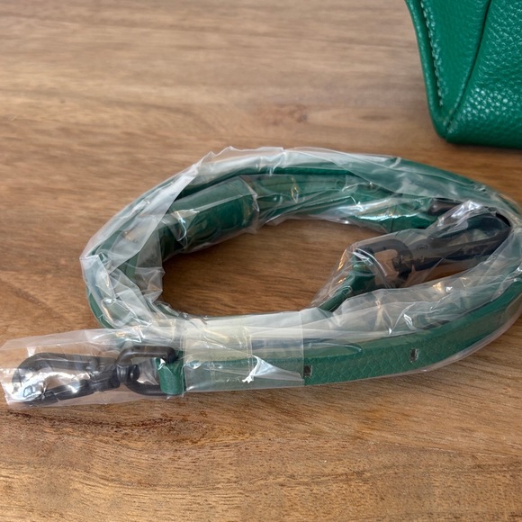 Ampersand as Apostrophe Emerald Green Micro Tote - Picture 3 of 14